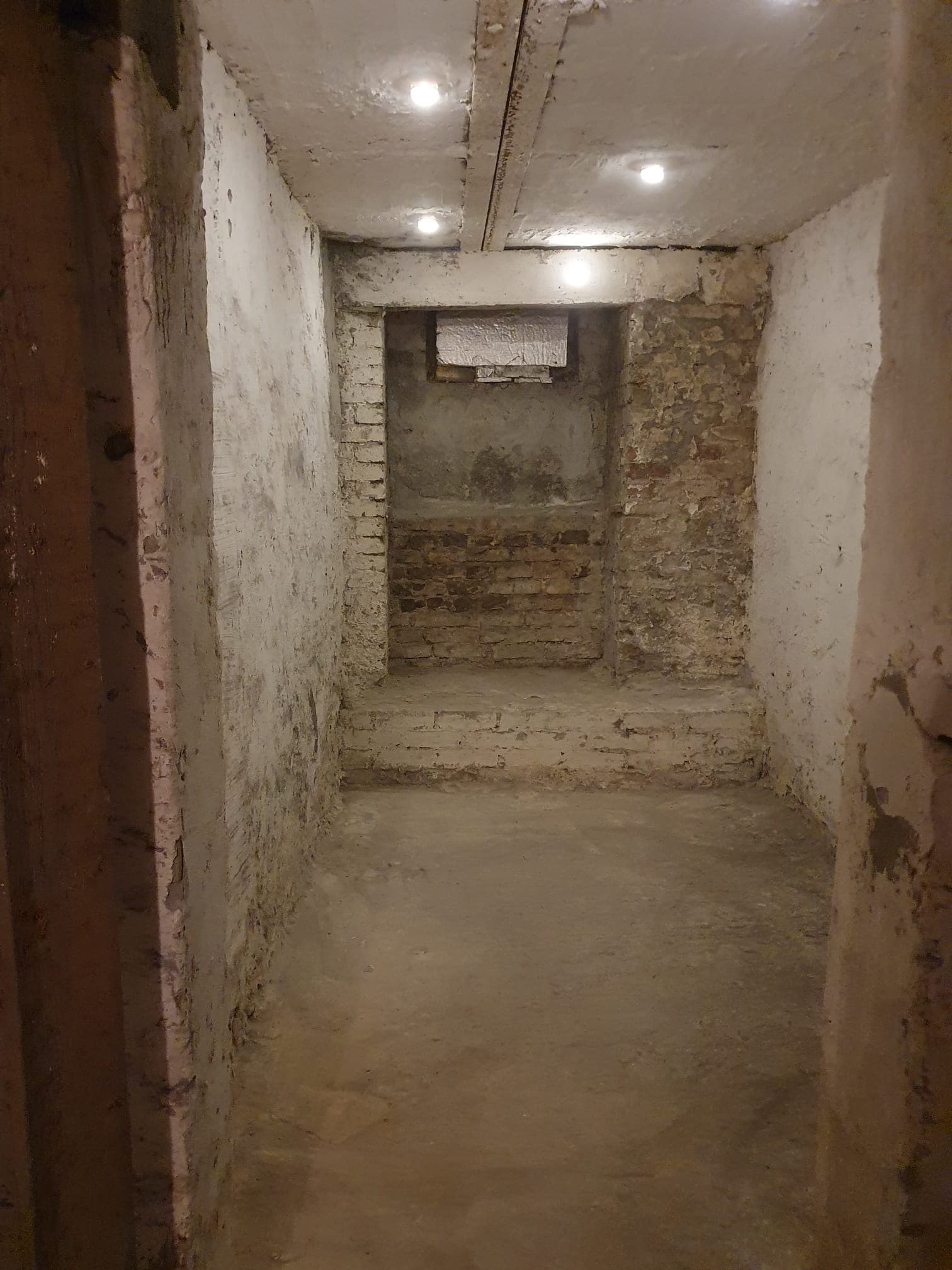 Foto: Keller 5 m² mit Licht in Berlin-Friedrichshain