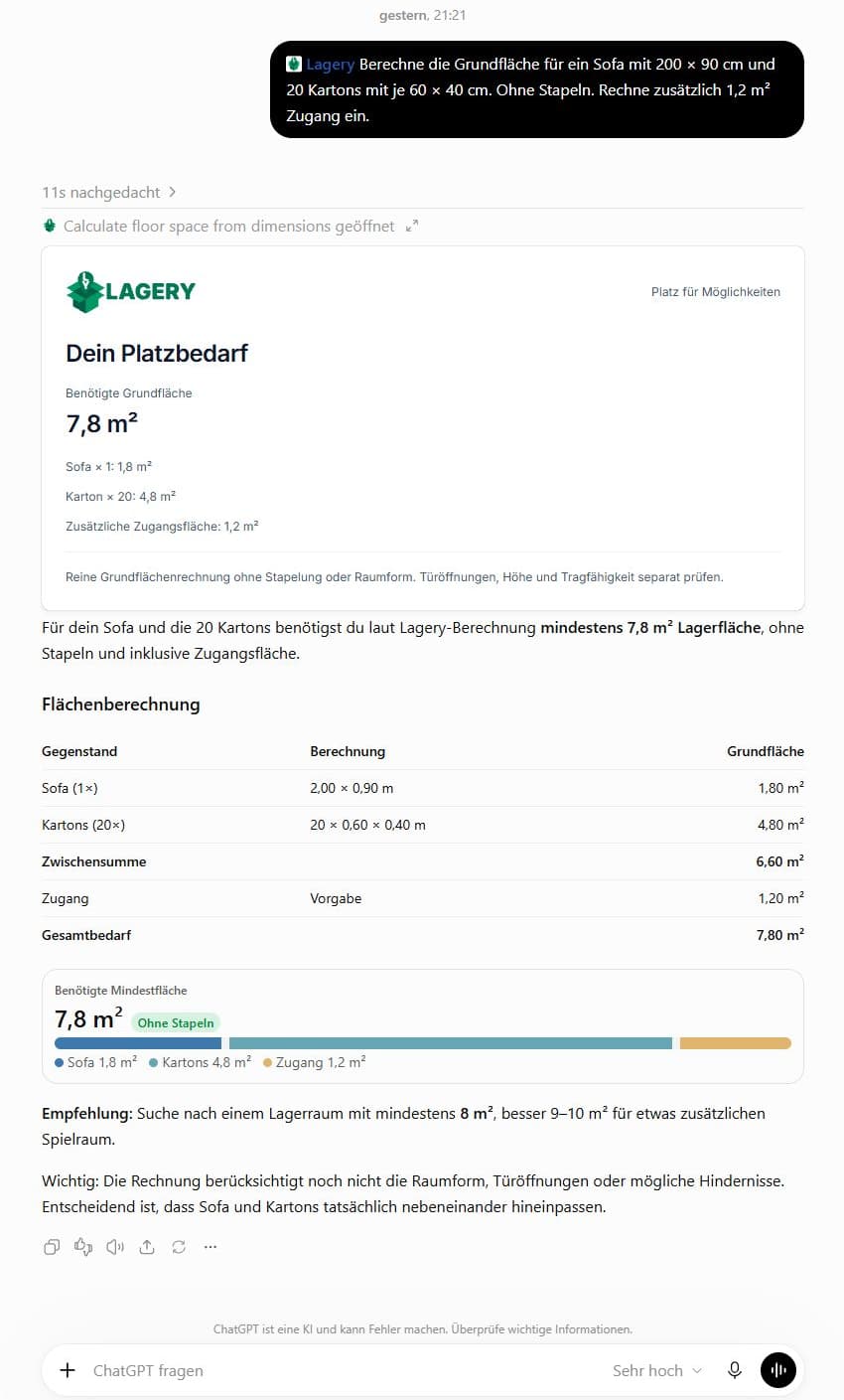 Vollständiger Chat zur Platzberechnung: Eingabe mit Sofa und 20 Kartons, Lagery-Ergebnis mit 7,8 m² sowie die gesamte ChatGPT-Antwort mit Rechentabelle und Hinweisen zur Raumform