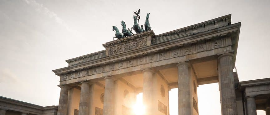 Brandenburger Tor in Berlin im Abendlicht